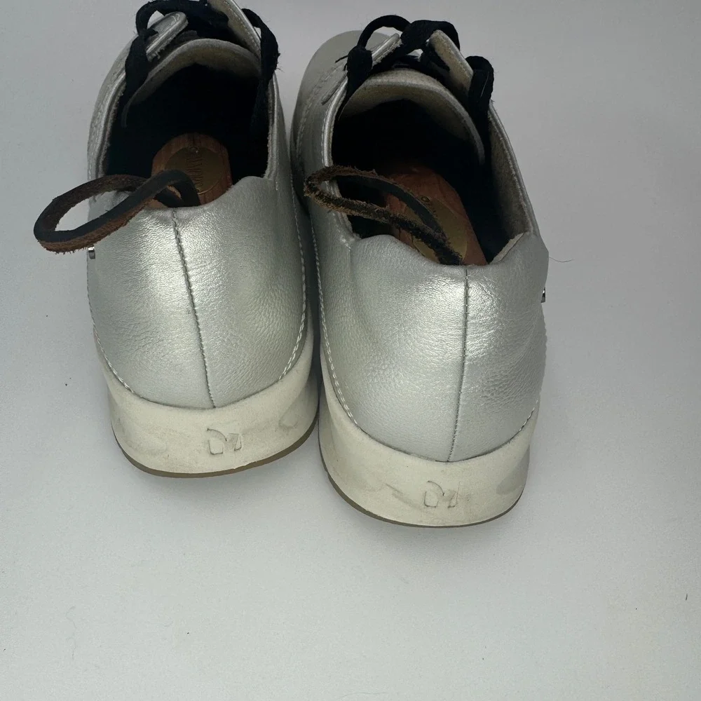Revere‎ Crete Shoes Women 9M Silver Metallic Leather Comfort Slip *Blemishes 40